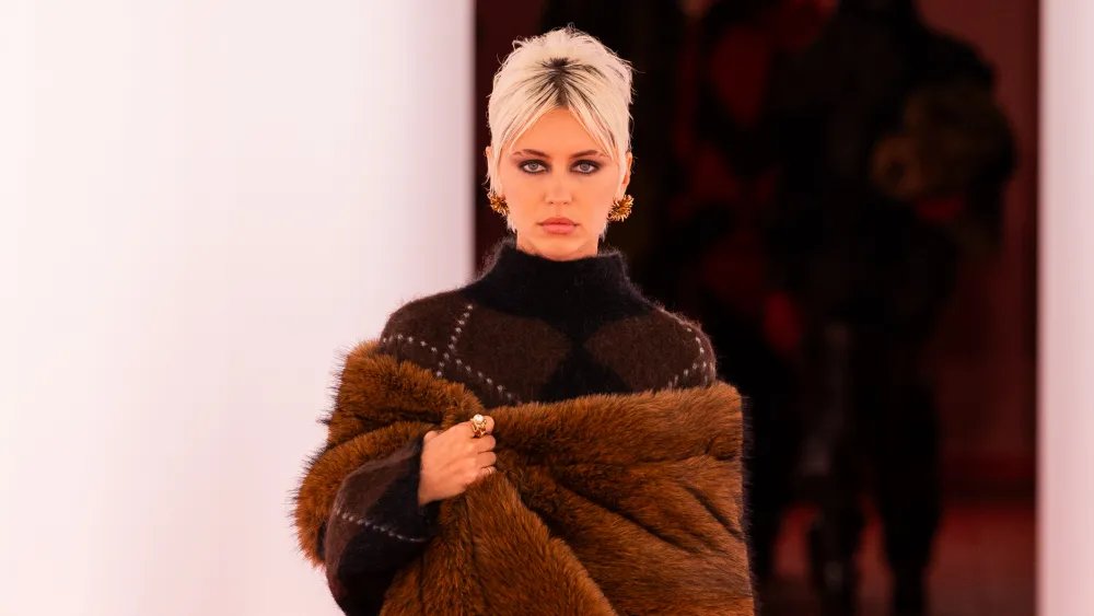 H&M Taps Nick Knight for London Fashion Week Show on September 17
