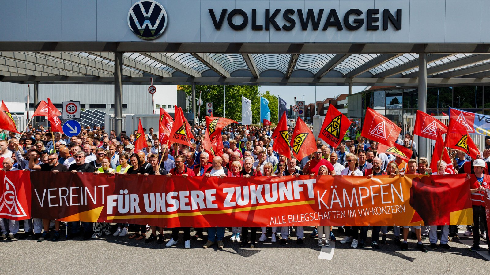 Volkswagen Group tells its board how to fix it, unions disagree