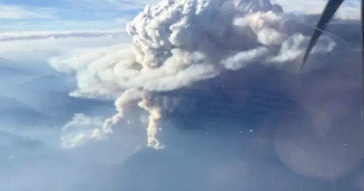 B.C. wildfires force closure of 2 major highways linking Lower Mainland, Interior