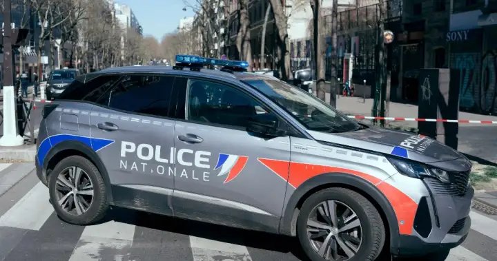 Thieves steal over $4.5M worth of jewelry from French glassmaker museum – National