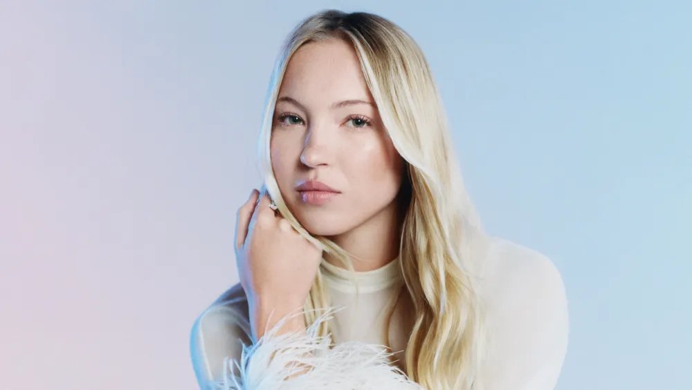 Lila Moss Partners With Calm, Omnipod to Launch Mindfulness Collection