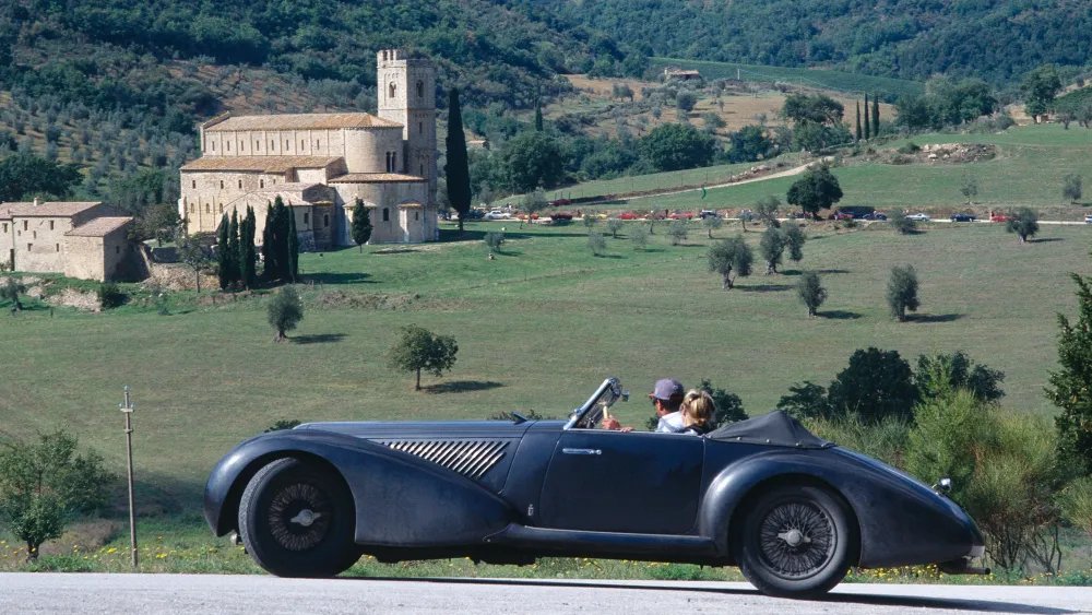 Louis Vuitton Revives Classic Car Rally Ahead of F1 Italy Grand Prix