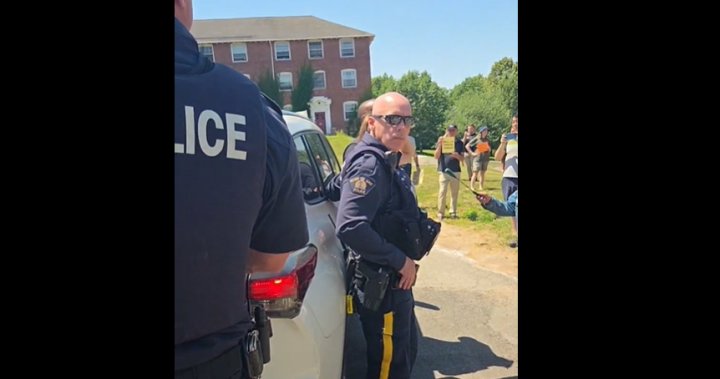 N.S. premier’s office says he was ‘swarmed by rioters,’ windshield smashed – Halifax
