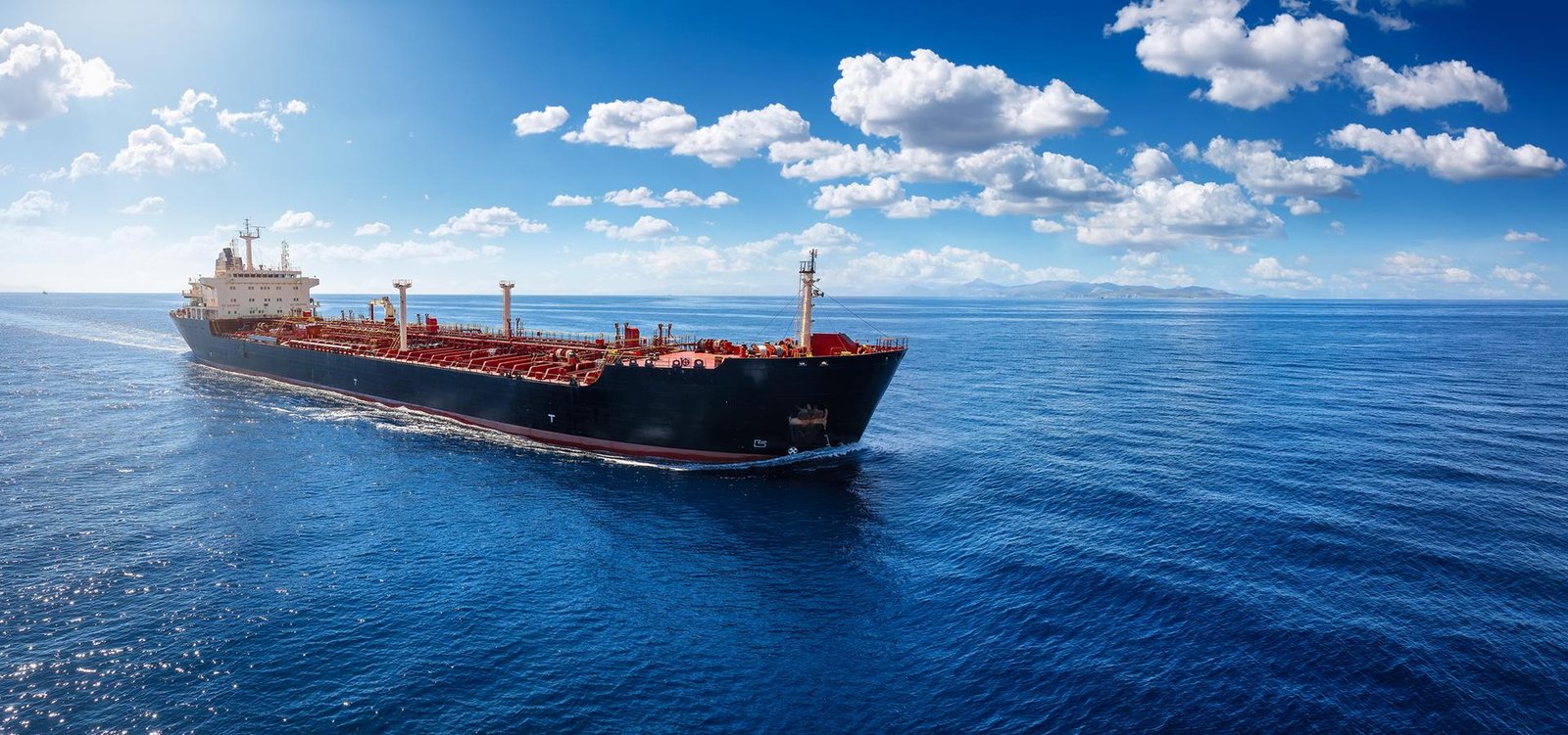 Assessing risks to oil prices through options markets