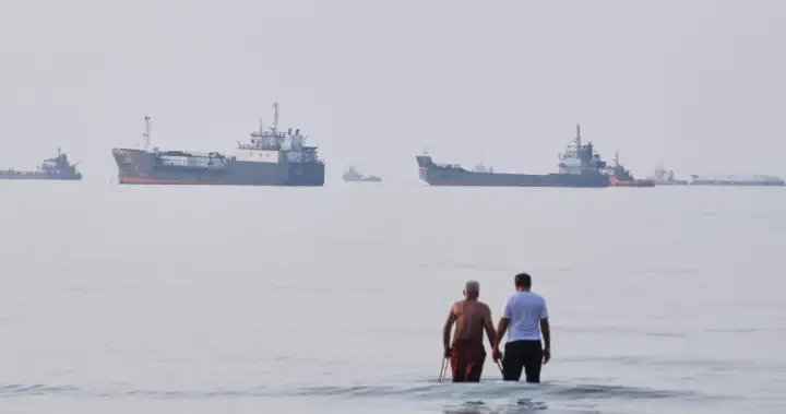 Who controls the Strait of Hormuz? U.S., Iran make competing claims – National