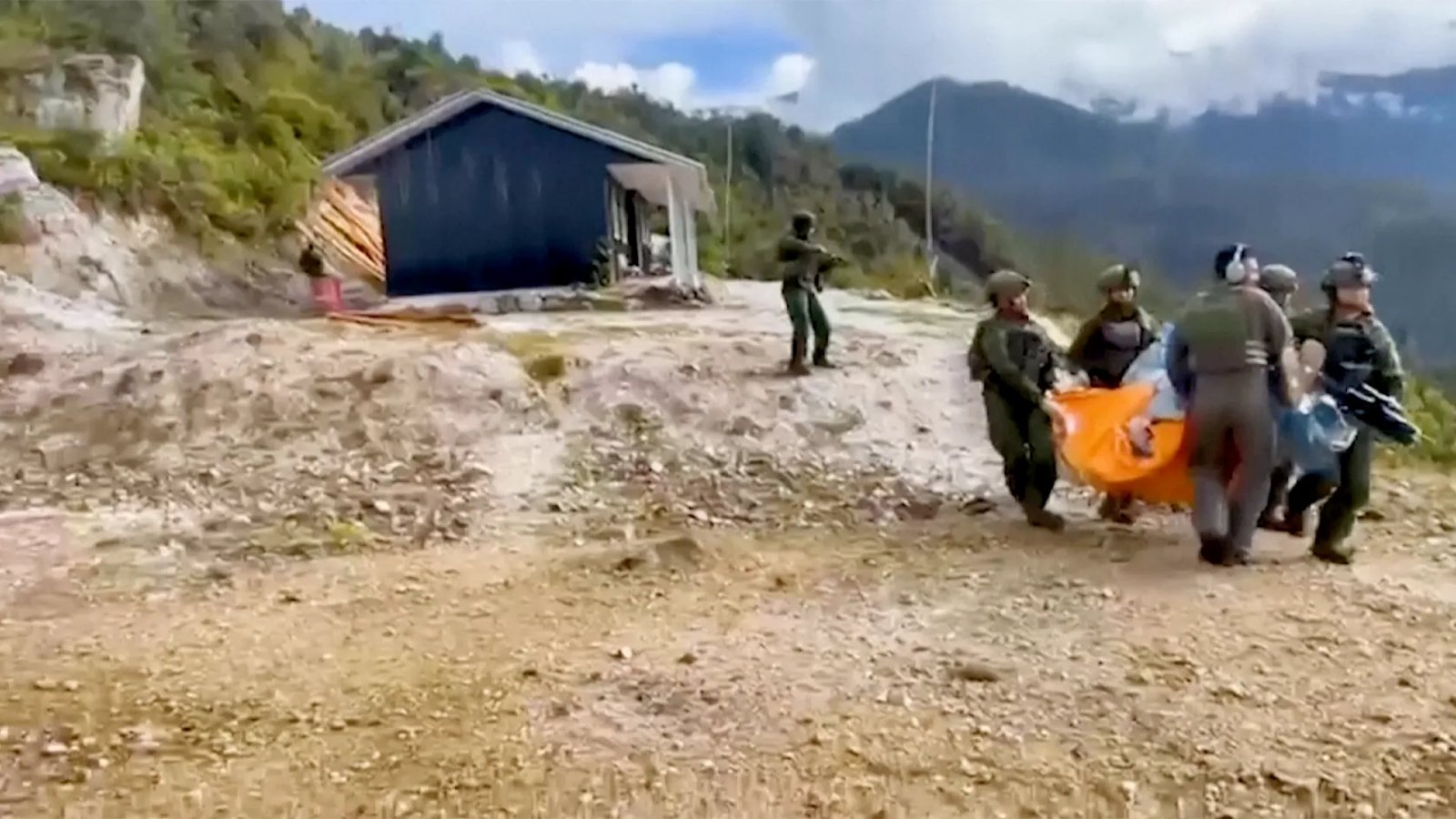 Indonesian army recovers US pilot’s body from Papua | Conflict News