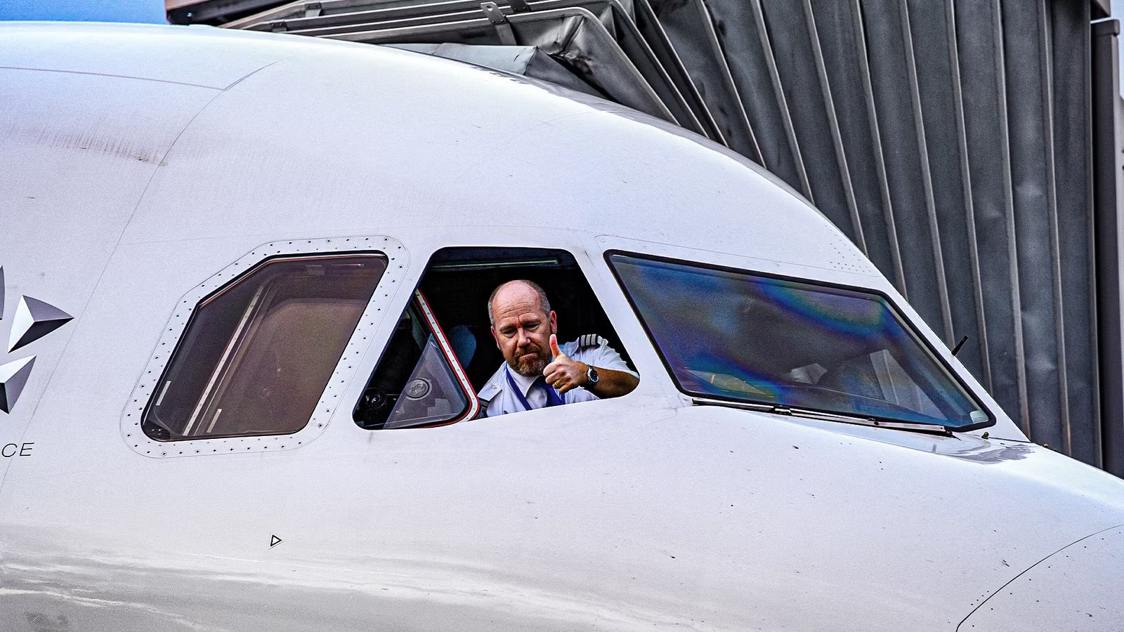Why Airbus Pilots Can Switch From An A320 To An A350 In Just 8 Days