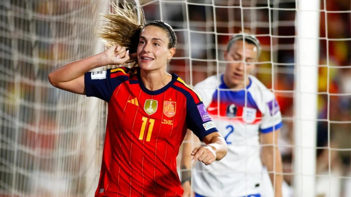 Alexia Putellas signs three-year deal with London City Lionesses after leaving Barca