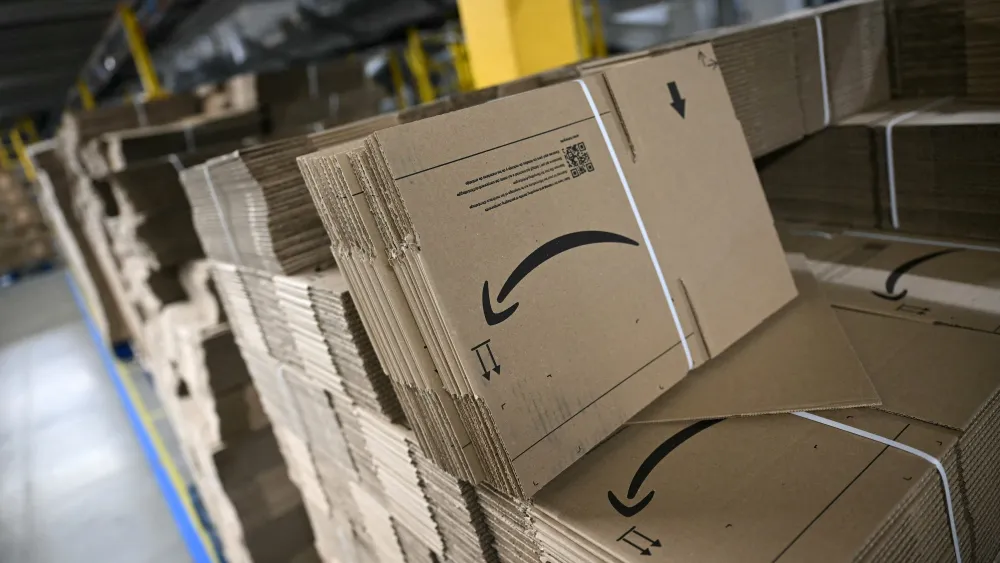 Amazon to Renovate Two Florida Warehouses for $400M, Cut 1,100 Jobs