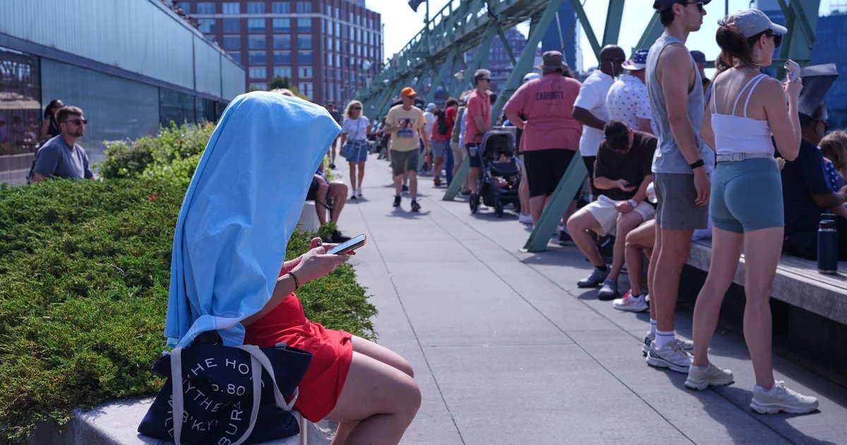 Heat and severe storms damper July Fourth celebrations, leave hundreds of thousands without power