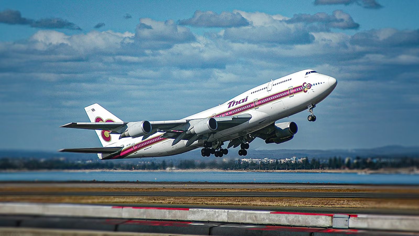The Forgotten Boeing 747 Variant That Invented The Silhouette Every Jumbo Copied After It