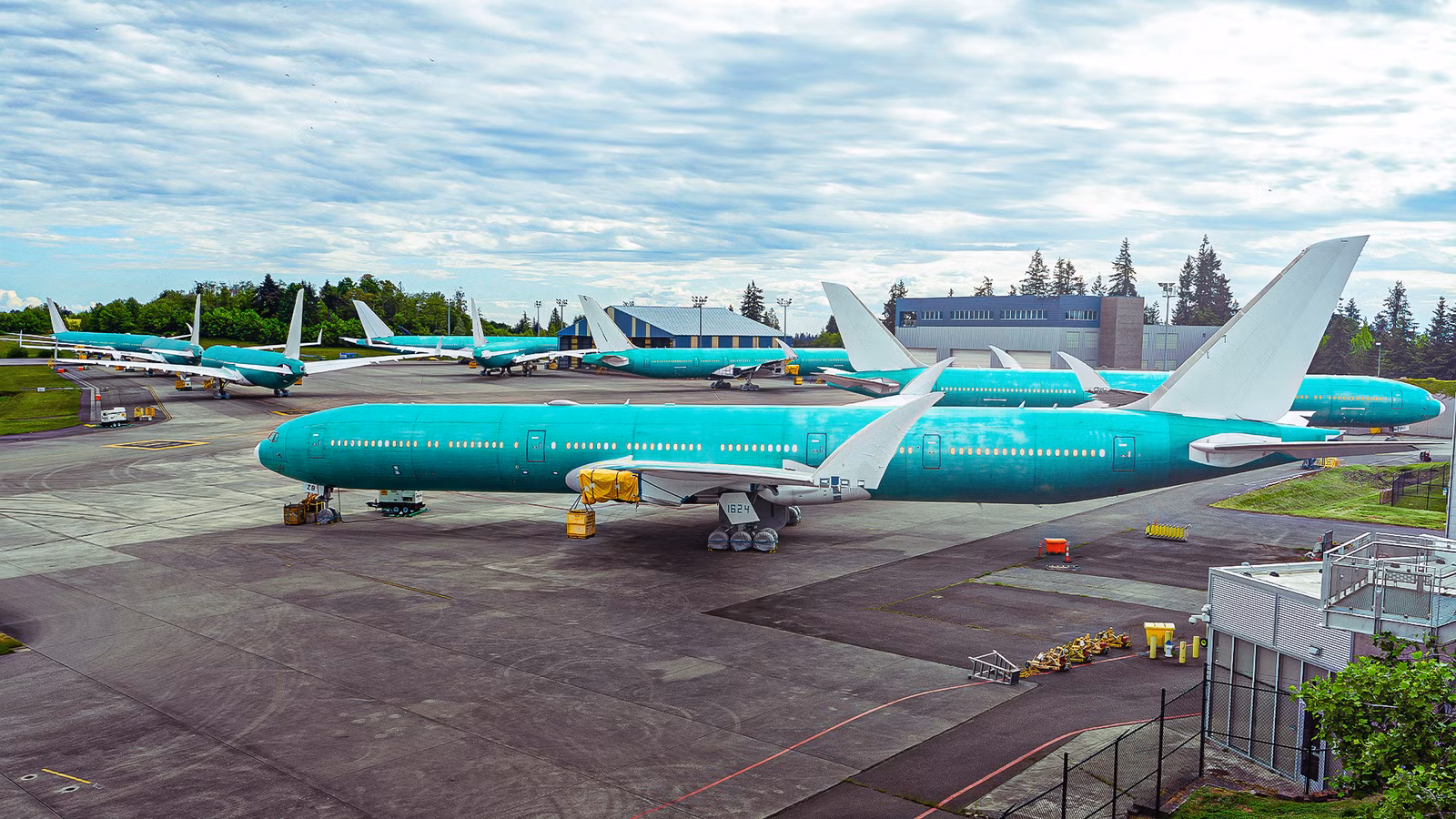 Why Boeing’s Folding Wingtip Was Studied In The 1990s But Not Built Until The 777X