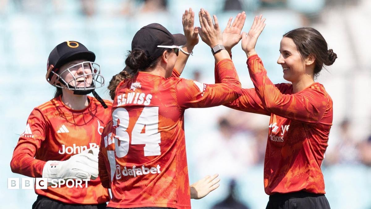 Vitality Blast Finals Day: Blaze beat Surrey to reach final