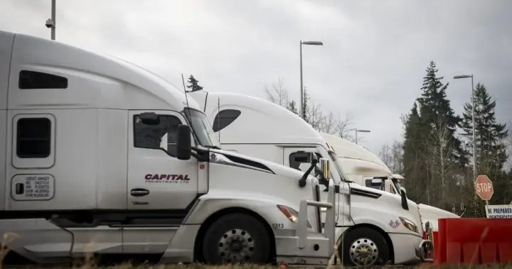 Quebec tightens licence transfers for some Ontario truck drivers after crashes