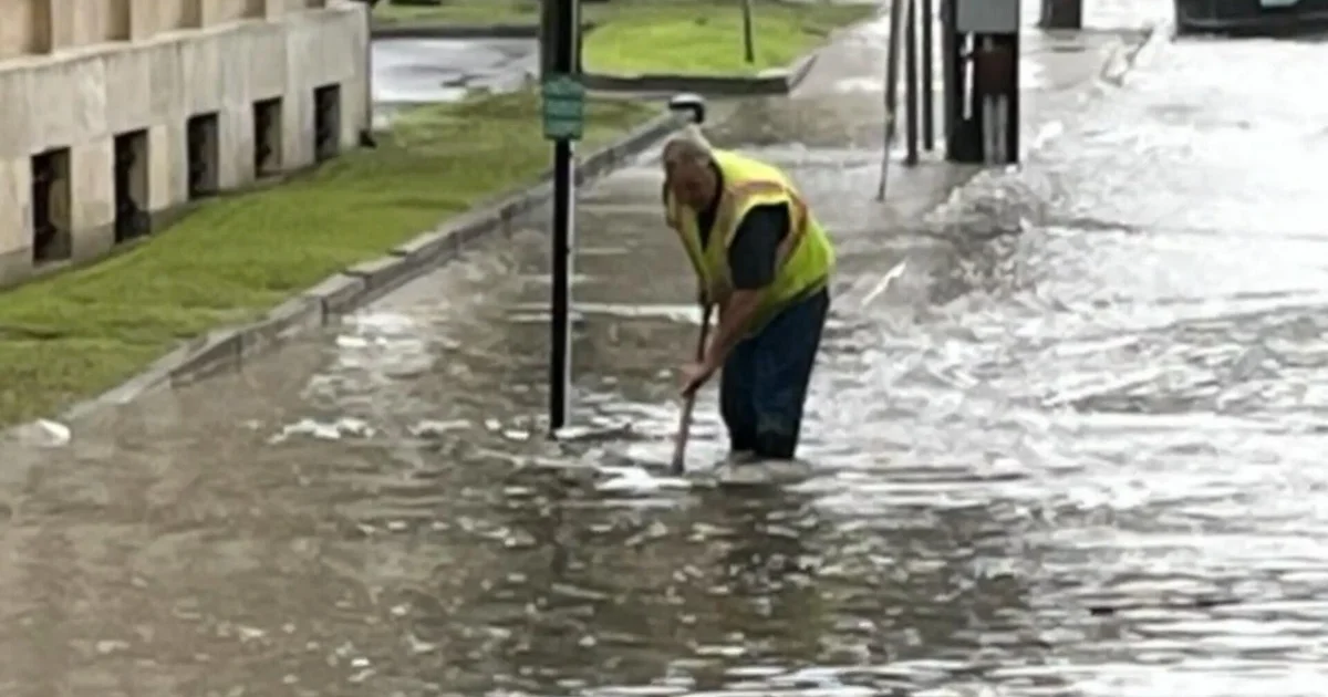 Storms batter Northeast, triggering travel delays