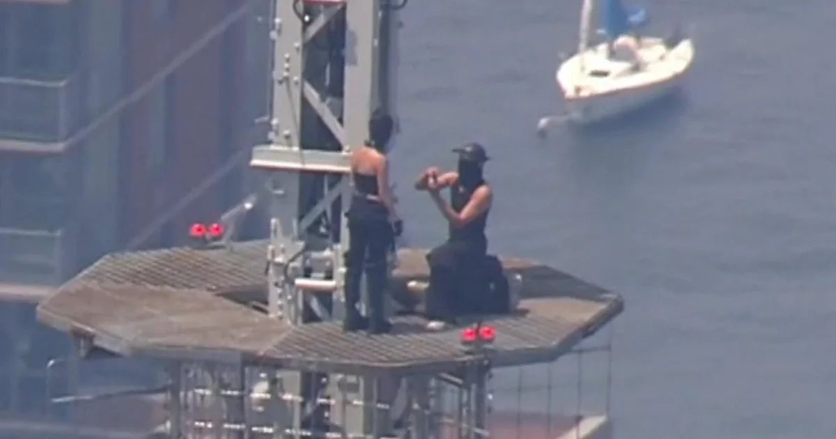 Empire State Building climbers engaged and under arrest