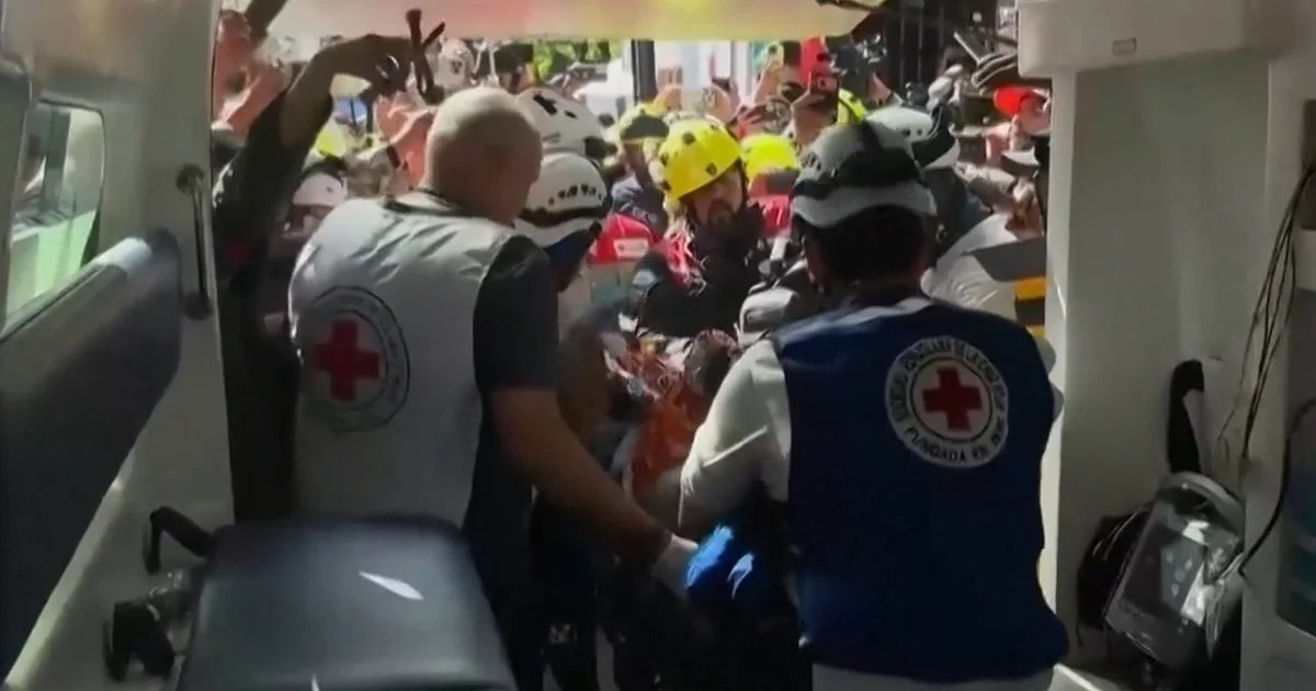 Rescue workers save security guard from Venezuela rubble