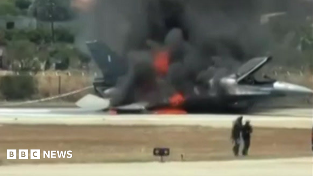 Greek F-16 fighter jet crash-lands at busy Zakynthos airport