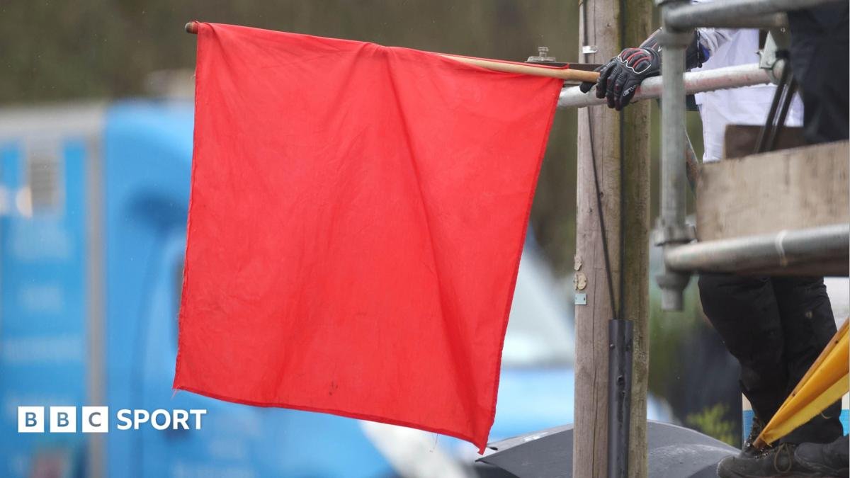 Skerries 100: Irish road race abandoned after fatal accident