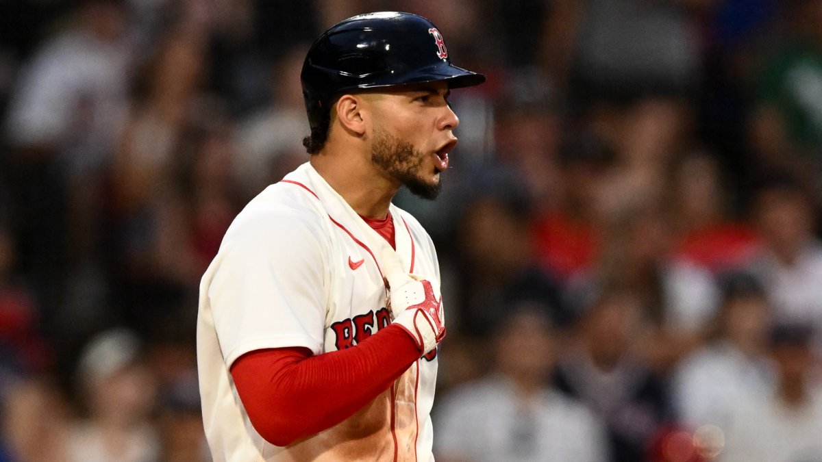 Red Sox vs. Nationals brawl: Willson Contreras charges mound, throws helmet at Cade Cavalli
