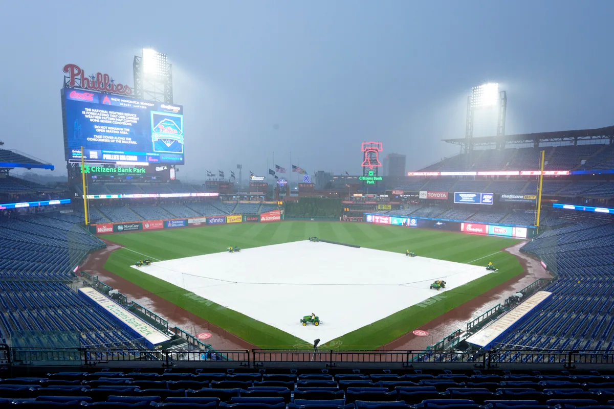 Muncy’s two-run homer, Wrobleski’s pitching help Dodgers defeat Wheeler, Phillies 2-1