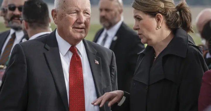 Alberta, Saskatchewan make compelling case for supplying U.S. with oil: Hoekstra