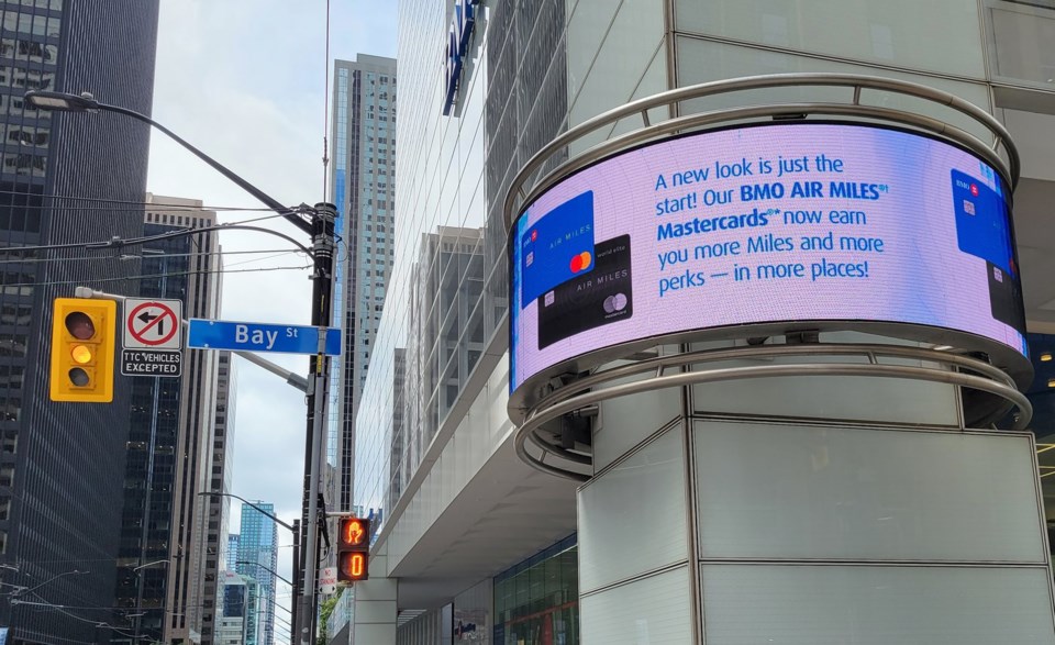 S&P/TSX composite down Thursday morning, U.S. stock markets rise