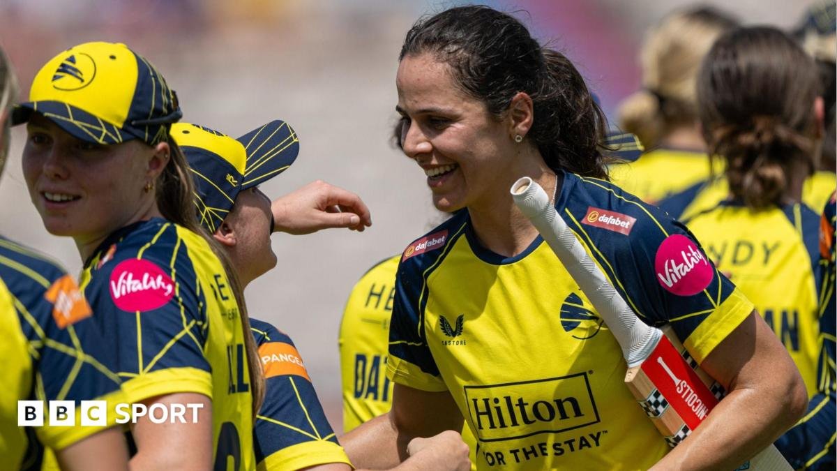 Women’s T20 Blast: Hampshire Hawks back top after win as Surrey lose to Essex