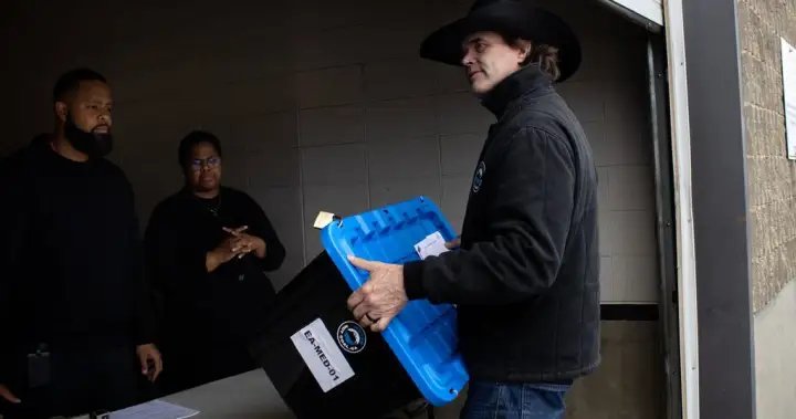 Anti-coal mining petition led by musician Corb Lund fails in Alberta