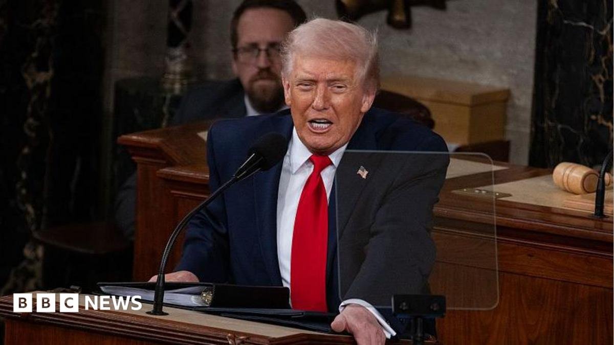 White House teleprompter operator accused of making $100k off Trump speech bets
