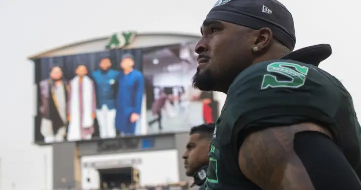 Saskatchewan Roughrider fans pay tribute to player and man killed in crash