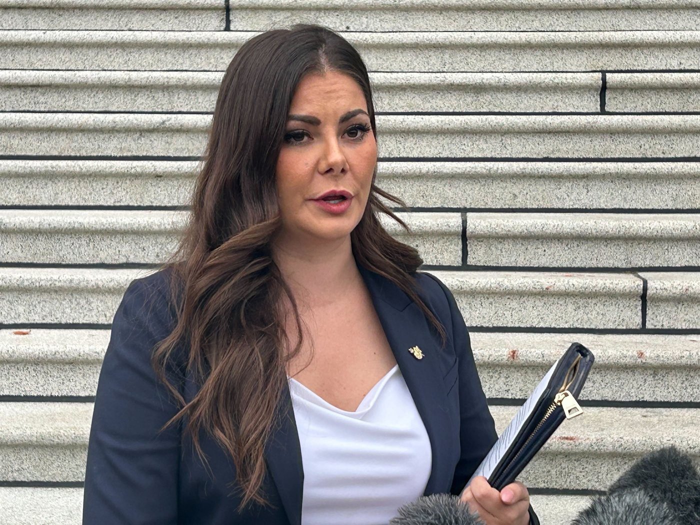 B.C. Independent MLA Amelia Boultbee crosses to New Democrats