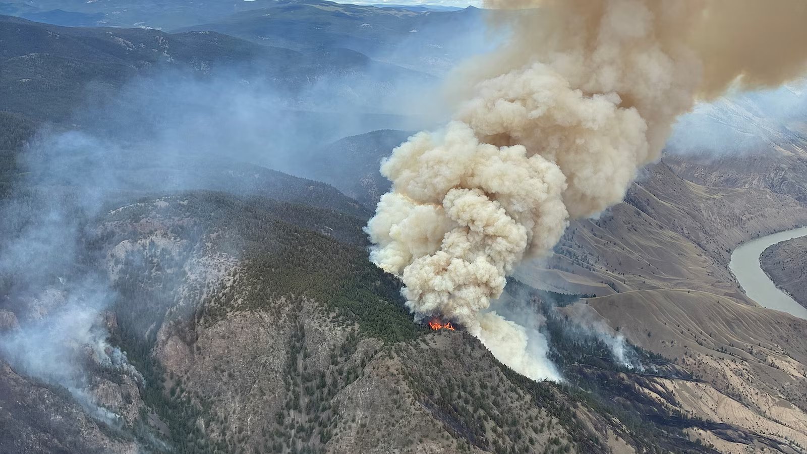 Canadian wildfire smoke descends on US, spreading from Great Lakes to New England