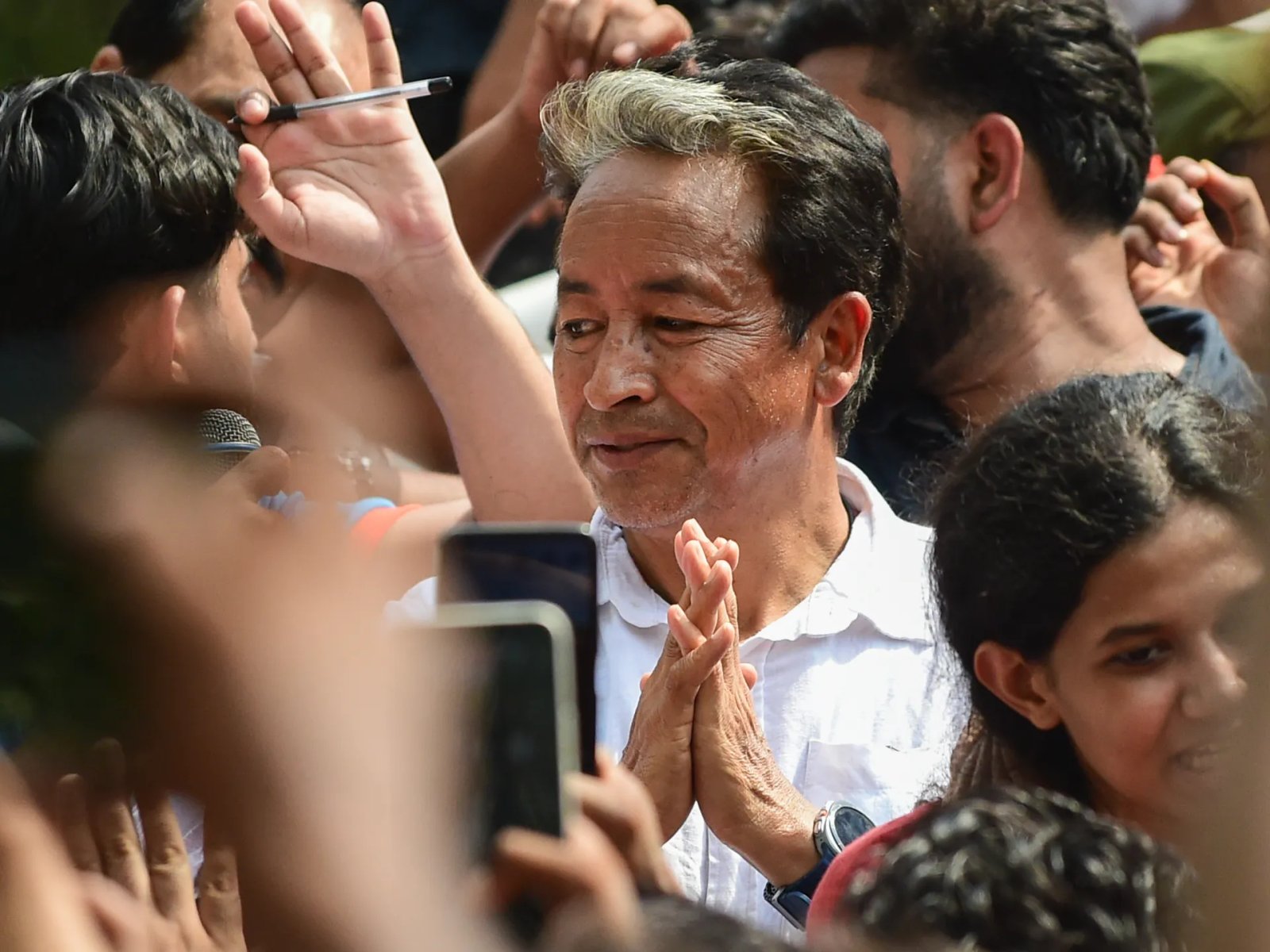 Indian police forcibly hospitalise activist after 20-day hunger strike | Corruption News