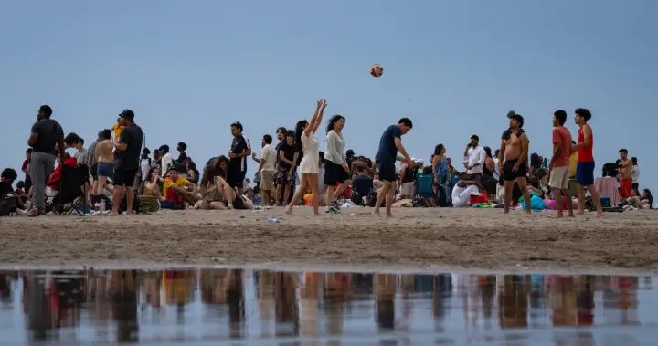Can ‘heat hangover’ impact Canadians following last week’s hot weather? – National