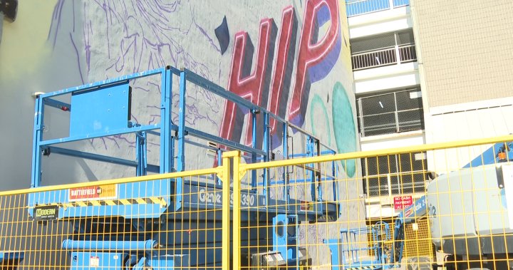 Three-storey Tragically Hip mural being painted in downtown Kingston – Kingston