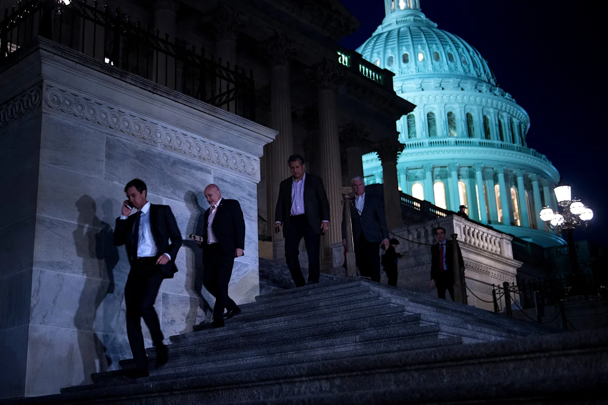 CLARITY Act hits another roadblock, crypto regulation fight moves to Fall