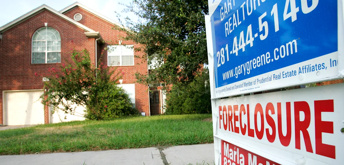 Foreclosures hit highest level since 2019, sparking interest from bargain hunters