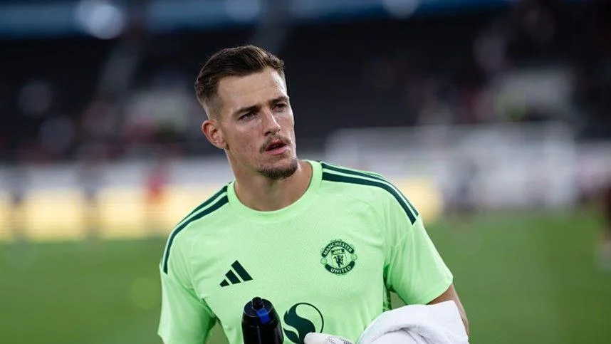 Vitek ready for Man Utd exit