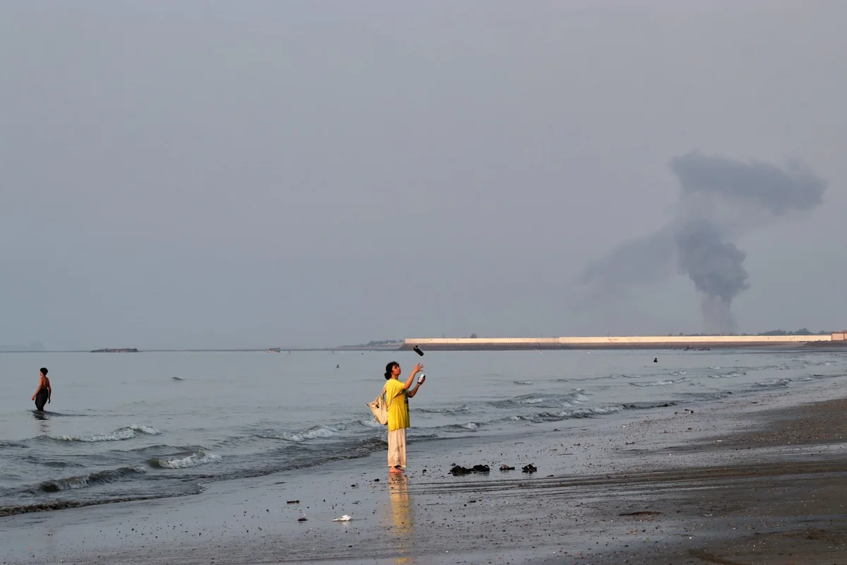 US airstrikes hit northern Iran as it disables ship trying to run the blockade