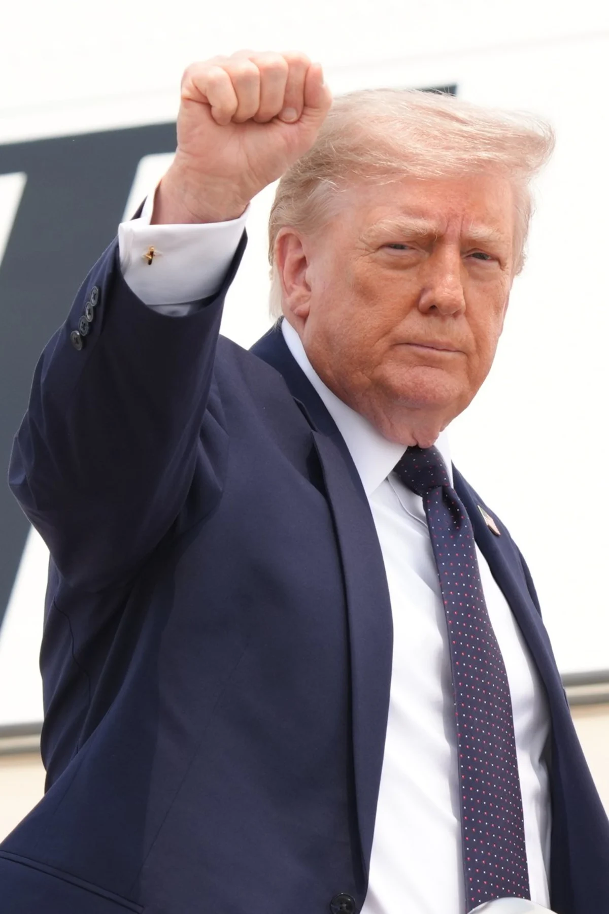 Trump threatens increased tariffs on Canada over wildfire smoke in U.S. cities