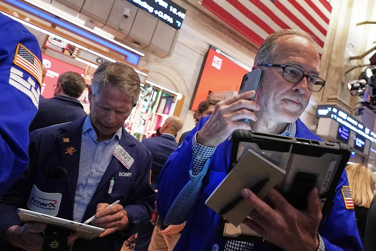 The global sell-off for AI stocks is deepening, while oil prices keep climbing