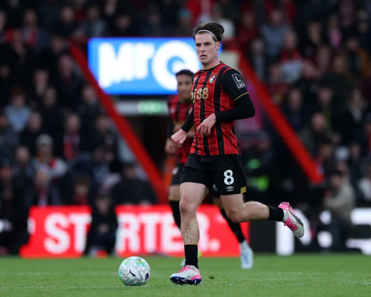 Manchester United make Alex Scott transfer decision after Bournemouth slap £80m price tag