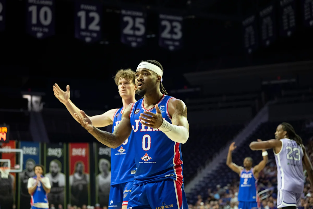 JHX Hoops vs AfterShocks live score updates: Kansas’ TBT run continues