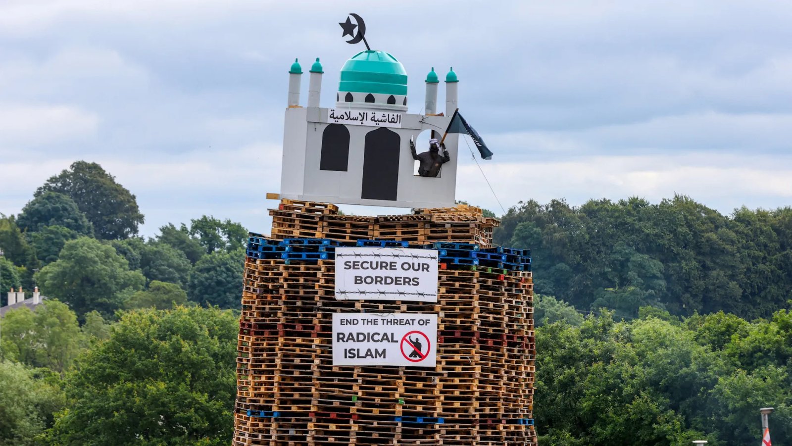 Mosque model placed on top of Northern Ireland bonfire | Islamophobia