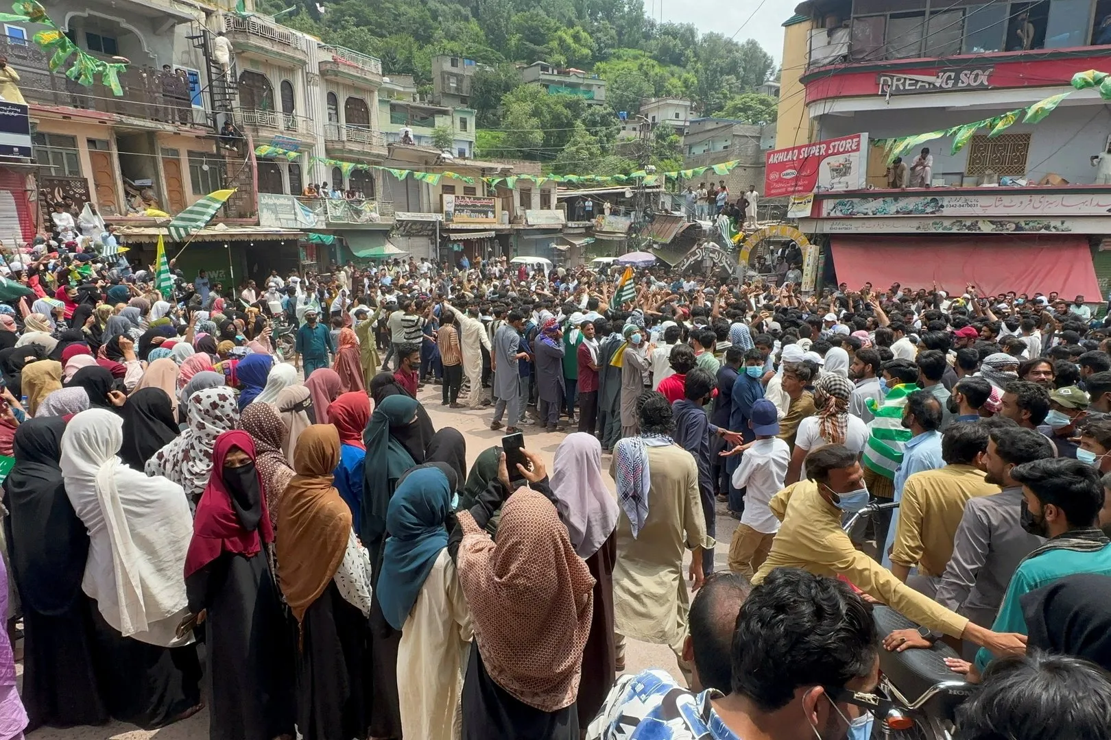 Is Pakistan ‘using India’s playbook’ in Kashmir? | Politics