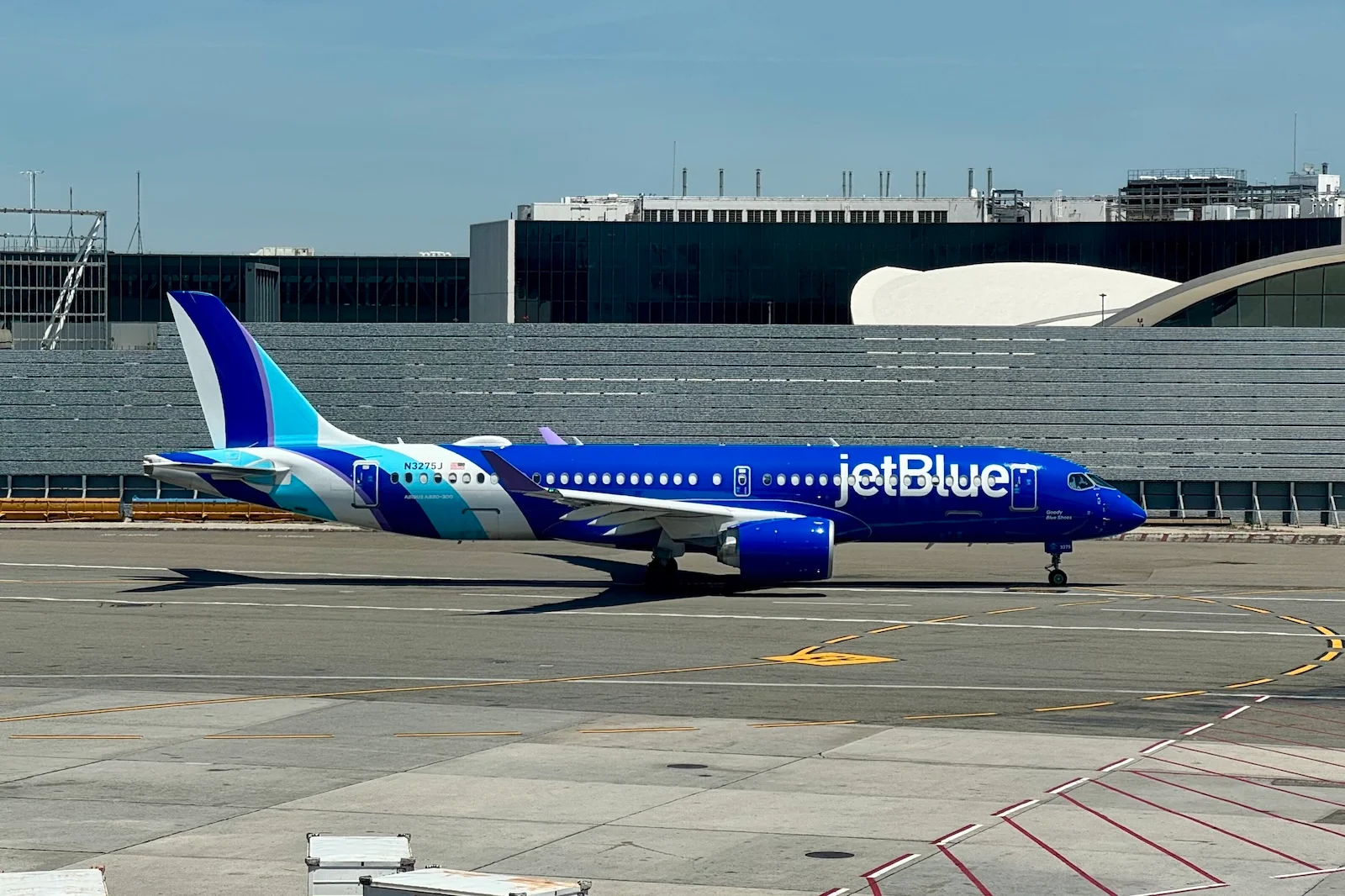 JetBlue to call new first-class ‘BlueFirst,’ expand basic fares