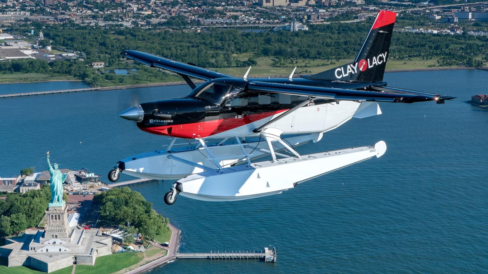 8 Rescued As Kodiak 100 Seaplane Makes Hard Landing In New York’s East River