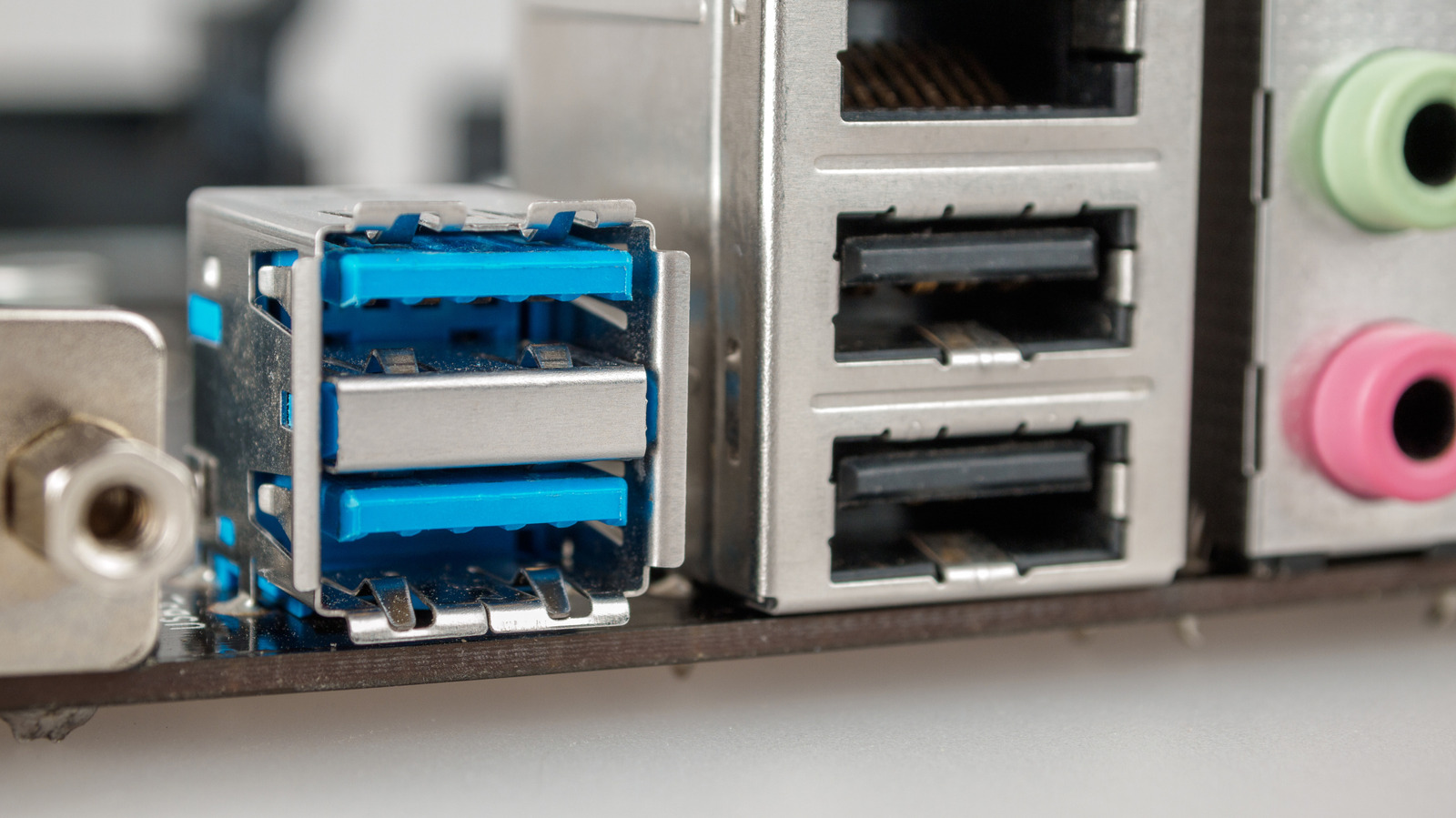 What’s The Difference Between USB 3.0 & 2.0 And Which Should You Use?