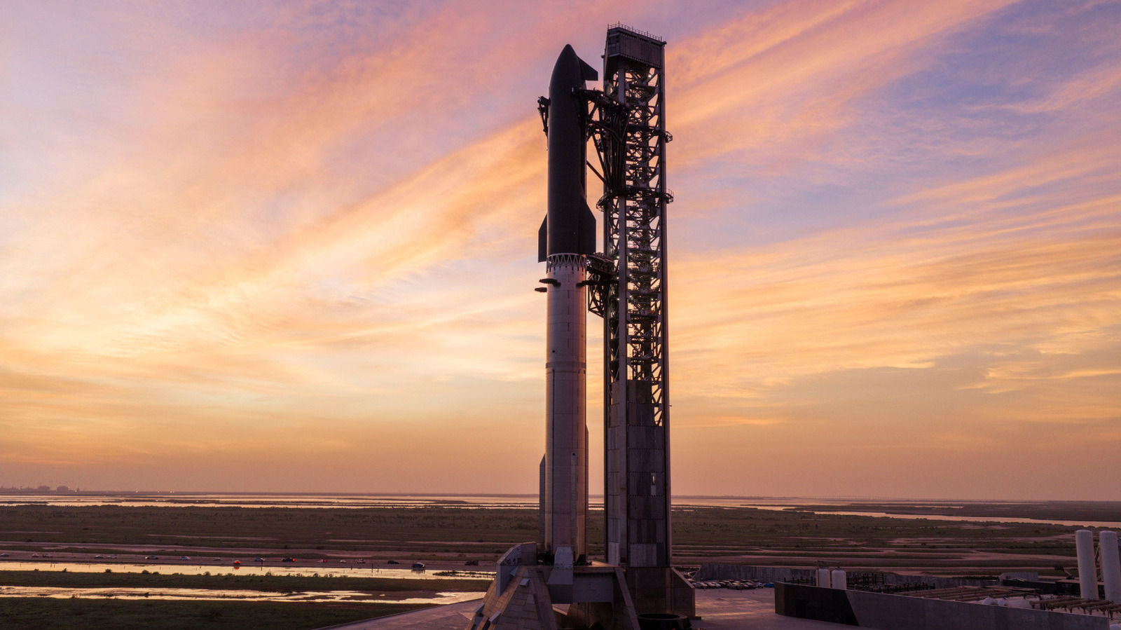 SpaceX’s 13th Starship Flight Test Launches With Starlink’s Next-Gen Satellites